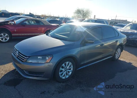 2014 Volkswagen Passat 2.5L Wolfsburg Edition z USA, uszkodzony, nr VIN 1VWAP7A36EC006471